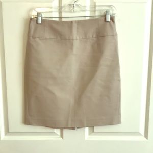 Banana Republic khaki skirt. Sz. 2